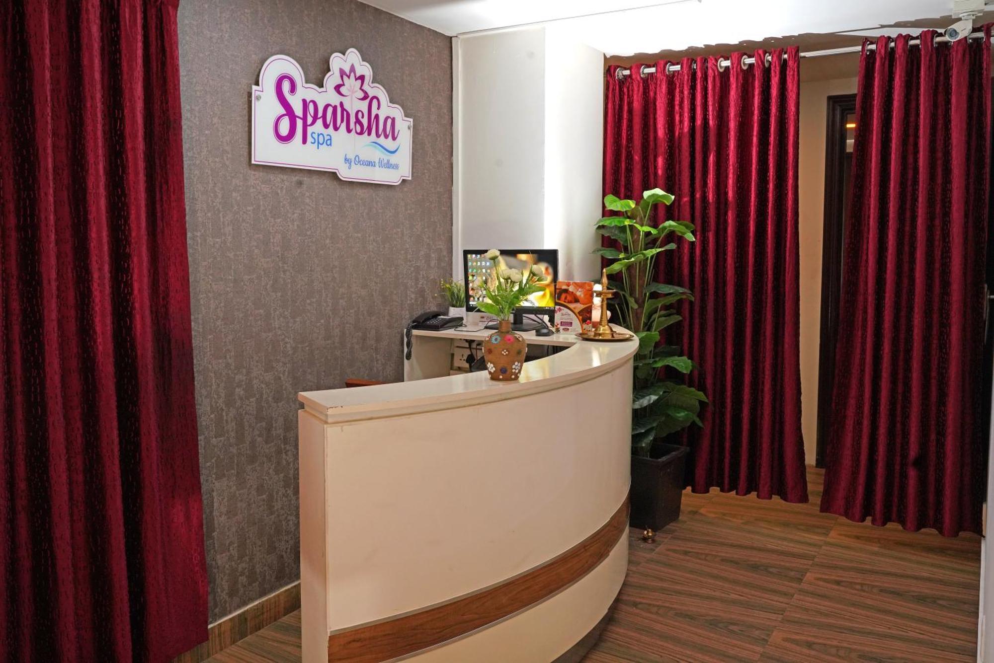 KGA Elite Continental Hotel Tiruvalla Esterno foto