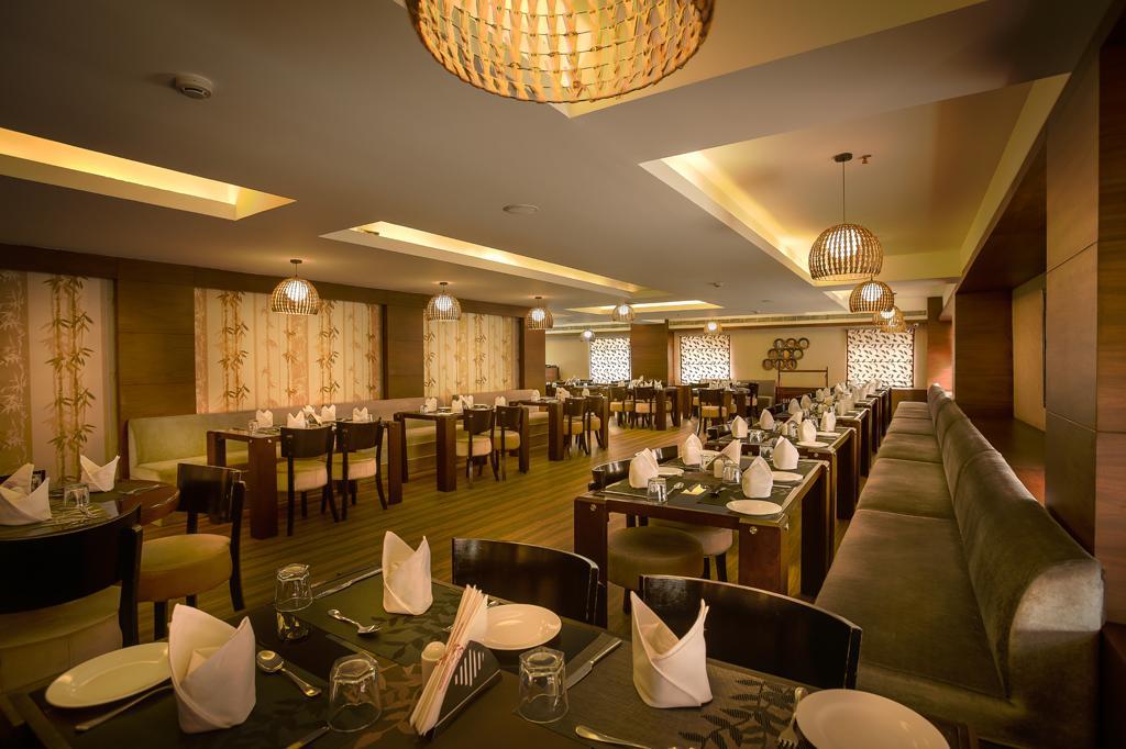 KGA Elite Continental Hotel Tiruvalla Esterno foto