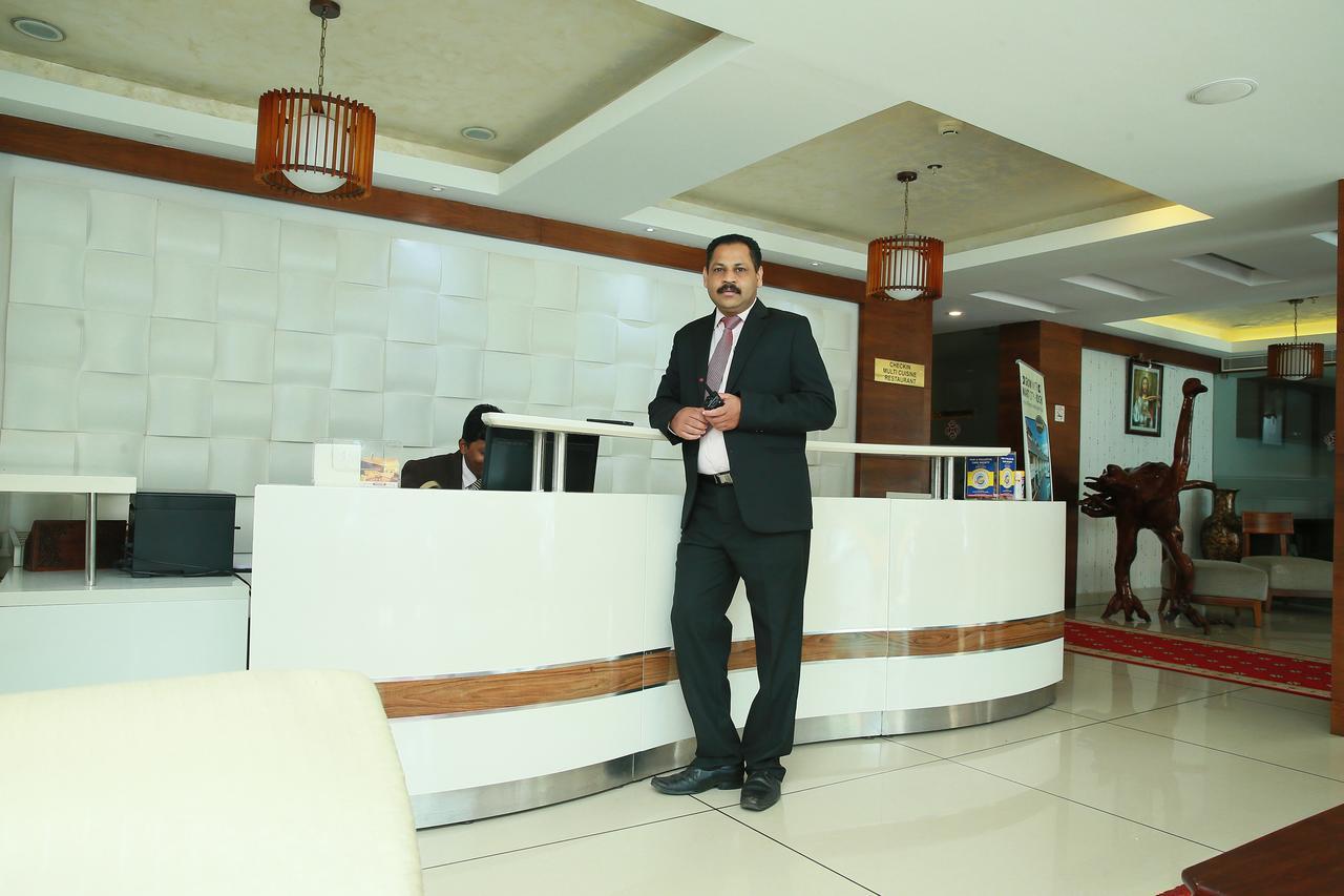 KGA Elite Continental Hotel Tiruvalla Esterno foto