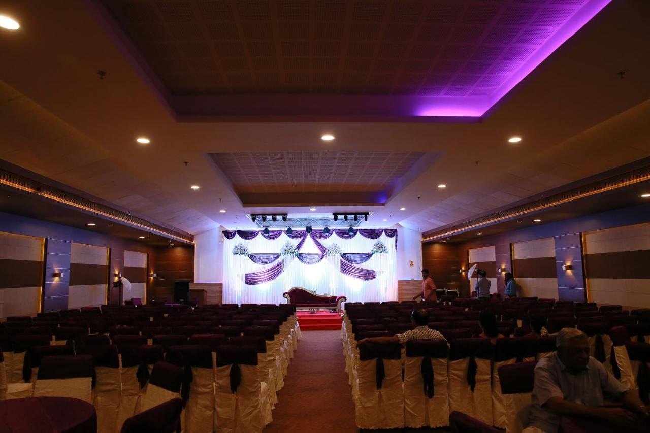 KGA Elite Continental Hotel Tiruvalla Esterno foto