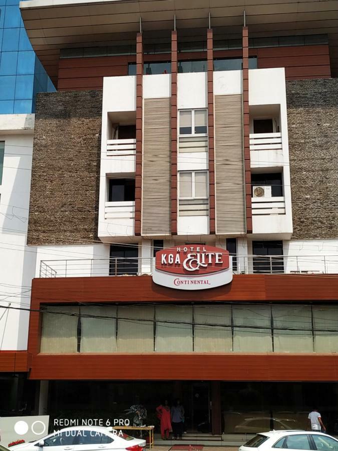 KGA Elite Continental Hotel Tiruvalla Esterno foto